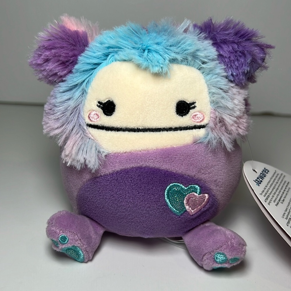 Squishmallows Eden the Bigfoot Valentines Squad 2024 4”